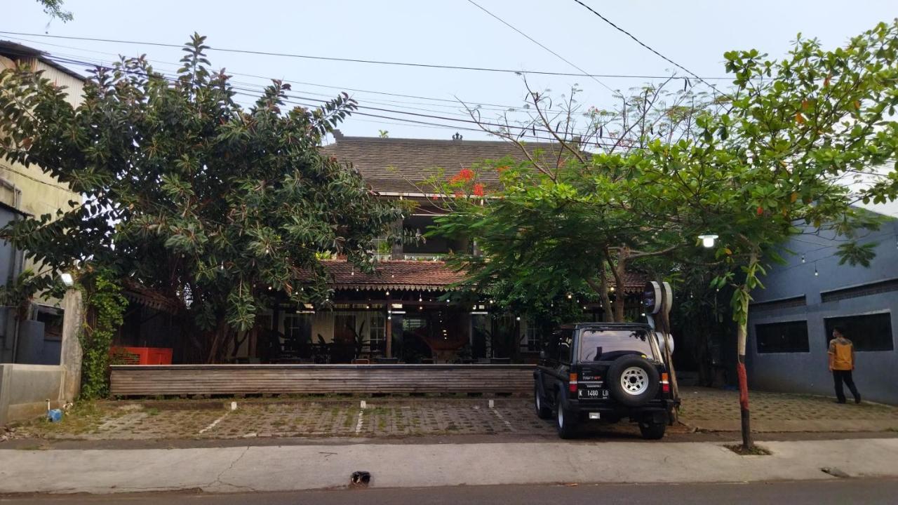Nusantara Hotel Syariah Jepara Exterior photo