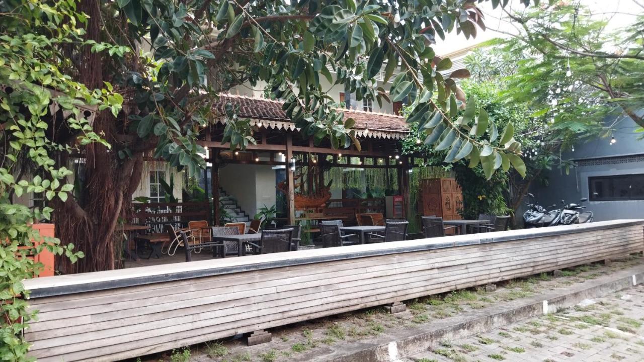 Nusantara Hotel Syariah Jepara Exterior photo